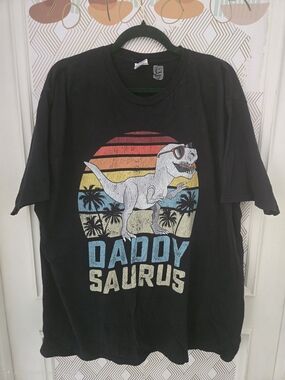 Daddy Saurus Men's Black Graphic Tee